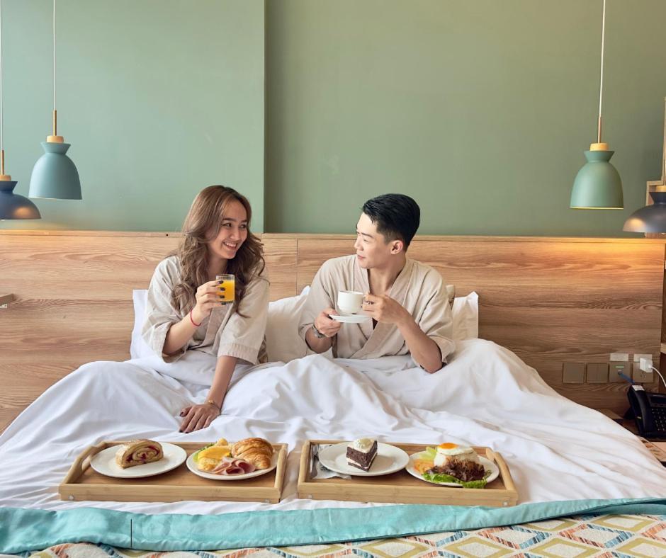 สโนว์เบลล์ แอท เดอะ บริดจ์ โฮเต็ล Hotel พนมเปญ ภายนอก รูปภาพ