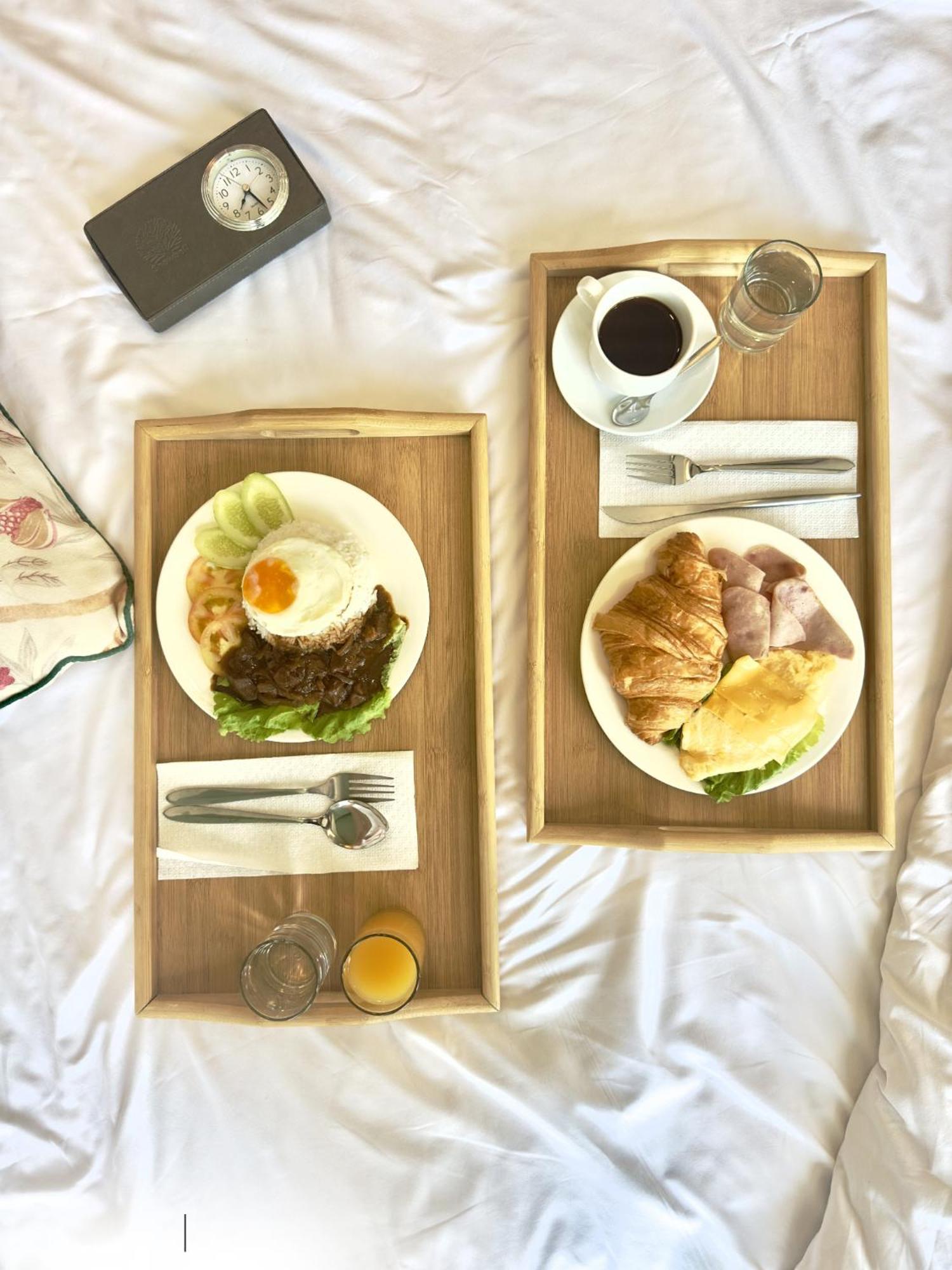 สโนว์เบลล์ แอท เดอะ บริดจ์ โฮเต็ล Hotel พนมเปญ ภายนอก รูปภาพ